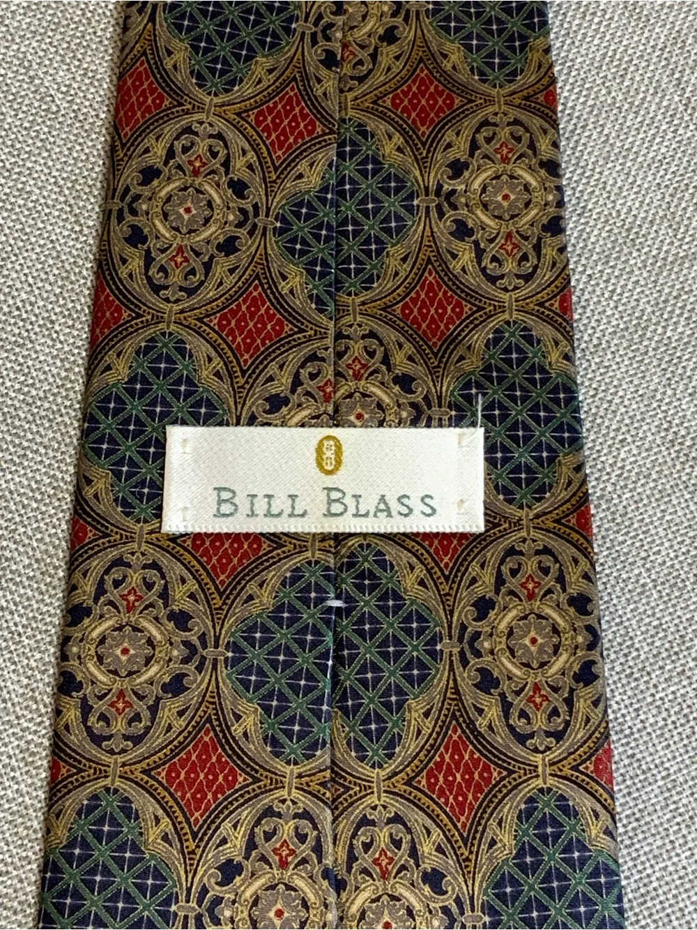 Bill Blass 100% Silk Medallion Geometric Tie